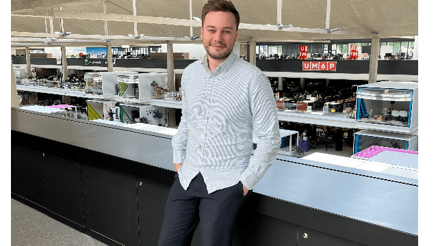 Portrait de Valentin Desgranges -   Fondateur de NewsCore, une start-up lancée il y a deux ans et spécialisée dans le renseignement par l’IA